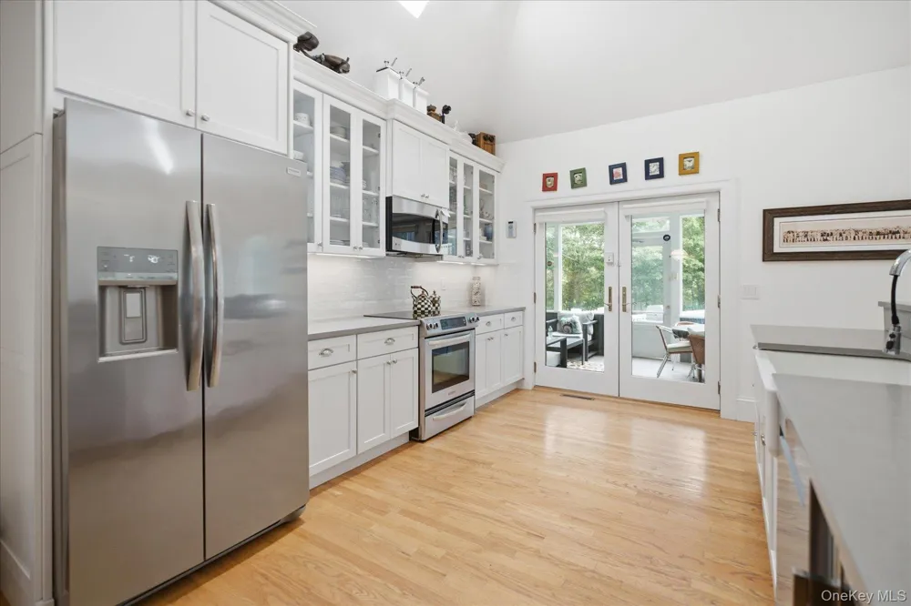 90 Lakeside Lane Westhampton, NY 11977