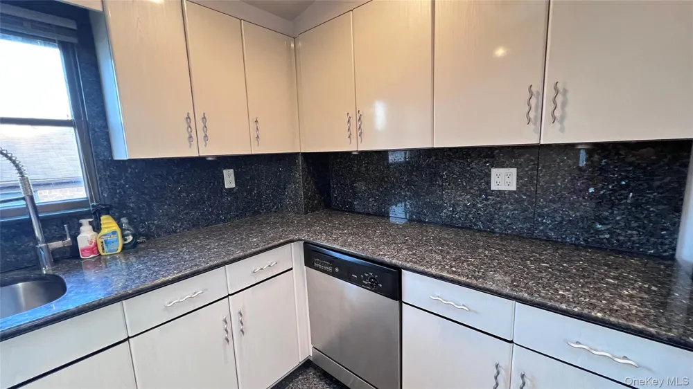 19-07 Clintonville Street #2Fl Whitestone, NY 11357