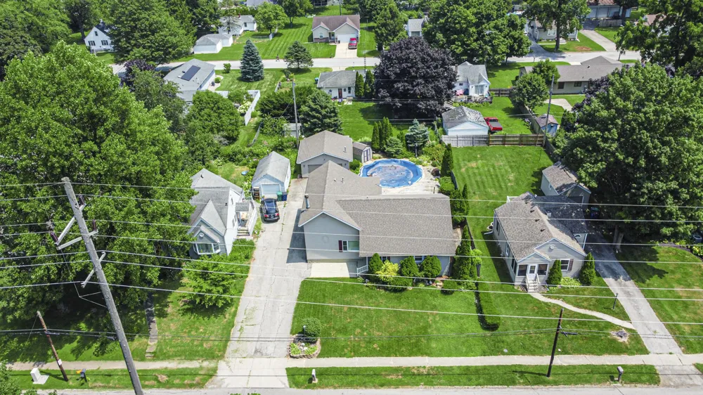 1607 A STREET La Porte, IN 46350