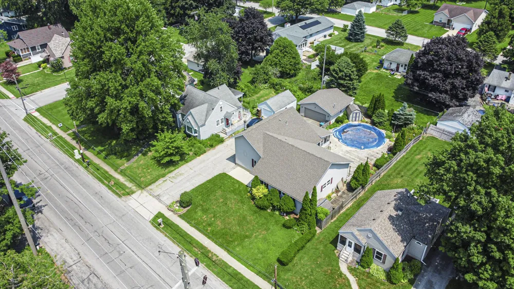 1607 A STREET La Porte, IN 46350
