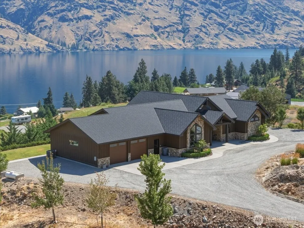 206 Mountain Lake Lane Chelan, WA 98816