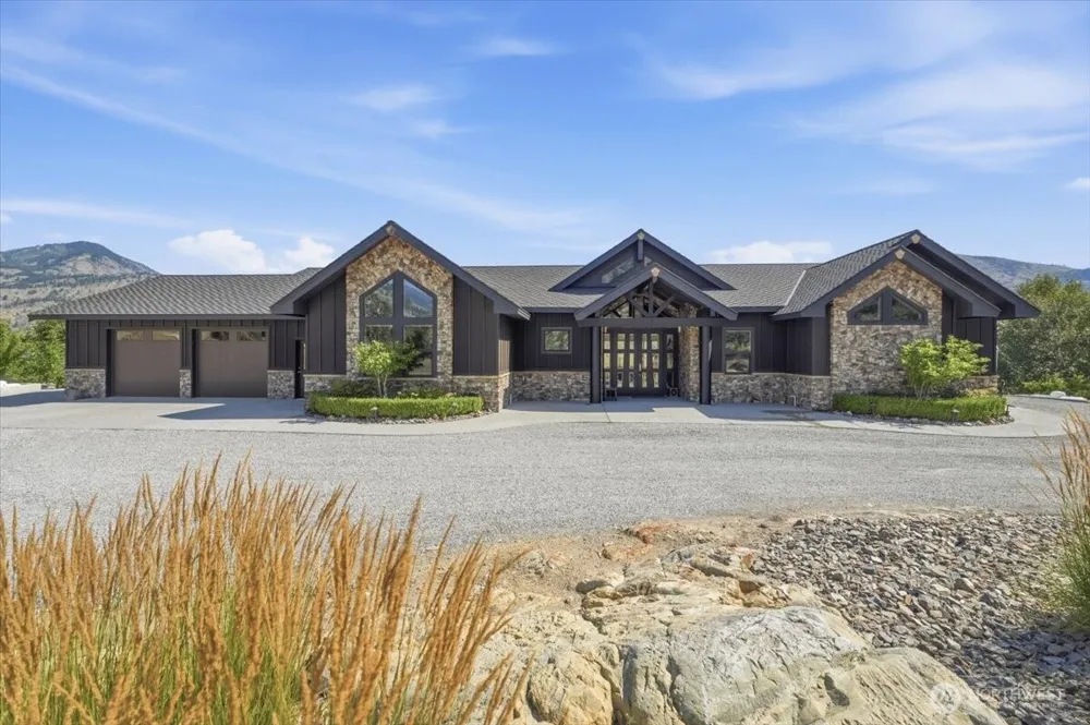 206 Mountain Lake Lane Chelan, WA 98816