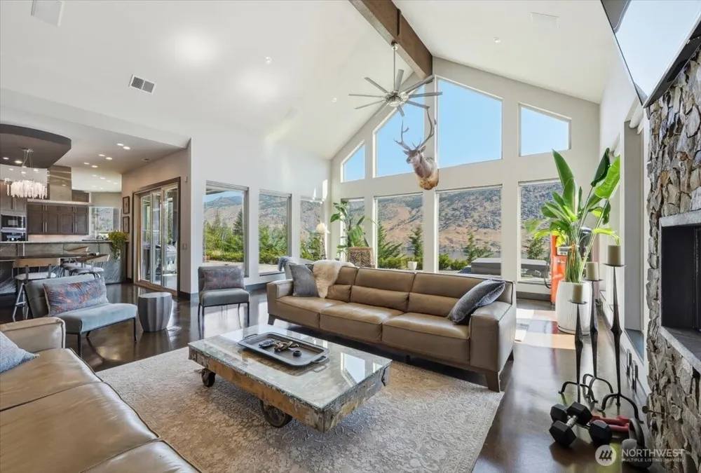 206 Mountain Lake Lane Chelan, WA 98816