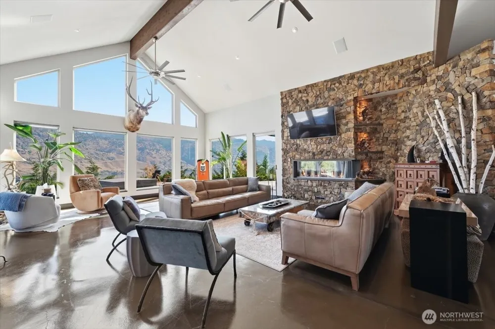 206 Mountain Lake Lane Chelan, WA 98816