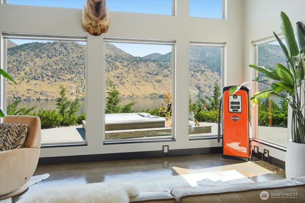 206 Mountain Lake Lane Chelan, WA 98816