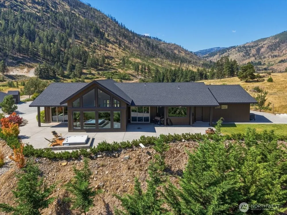 206 Mountain Lake Lane Chelan, WA 98816