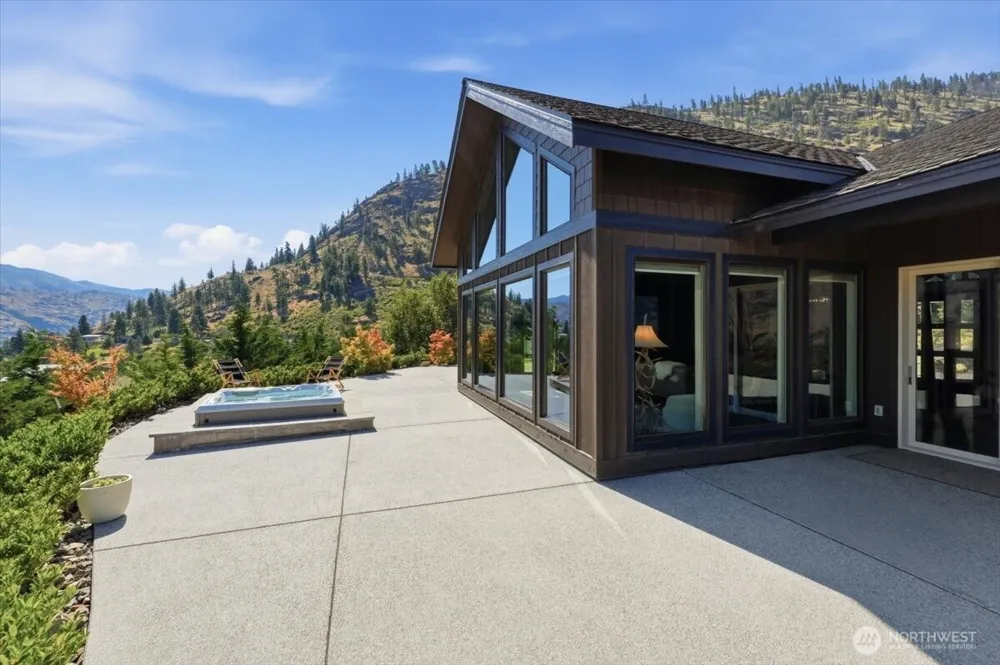 206 Mountain Lake Lane Chelan, WA 98816