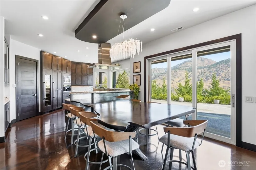 206 Mountain Lake Lane Chelan, WA 98816