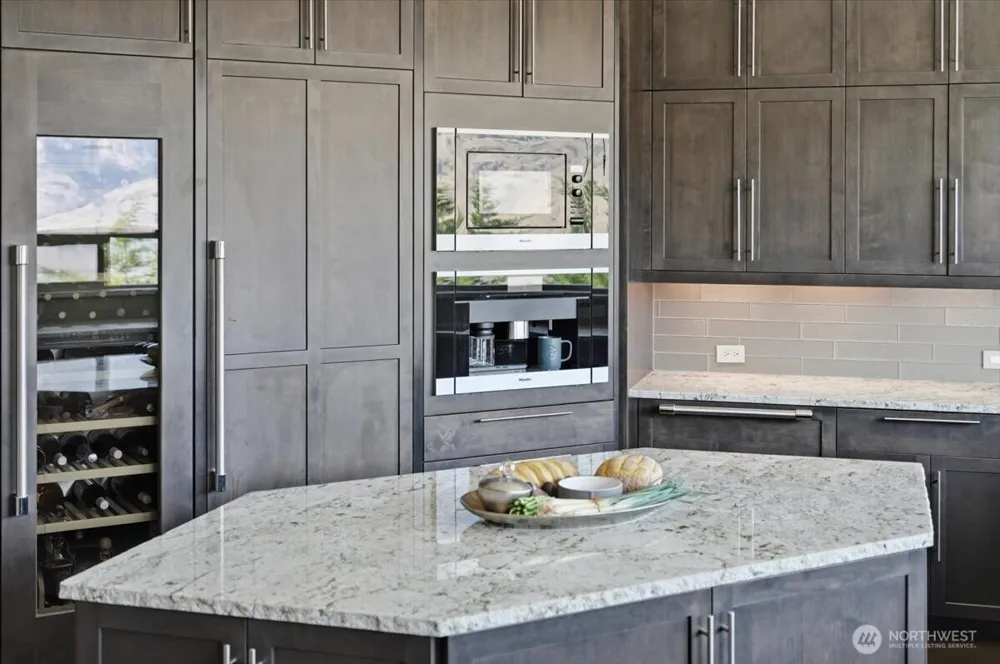 206 Mountain Lake Lane Chelan, WA 98816