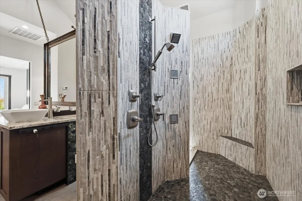 206 Mountain Lake Lane Chelan, WA 98816