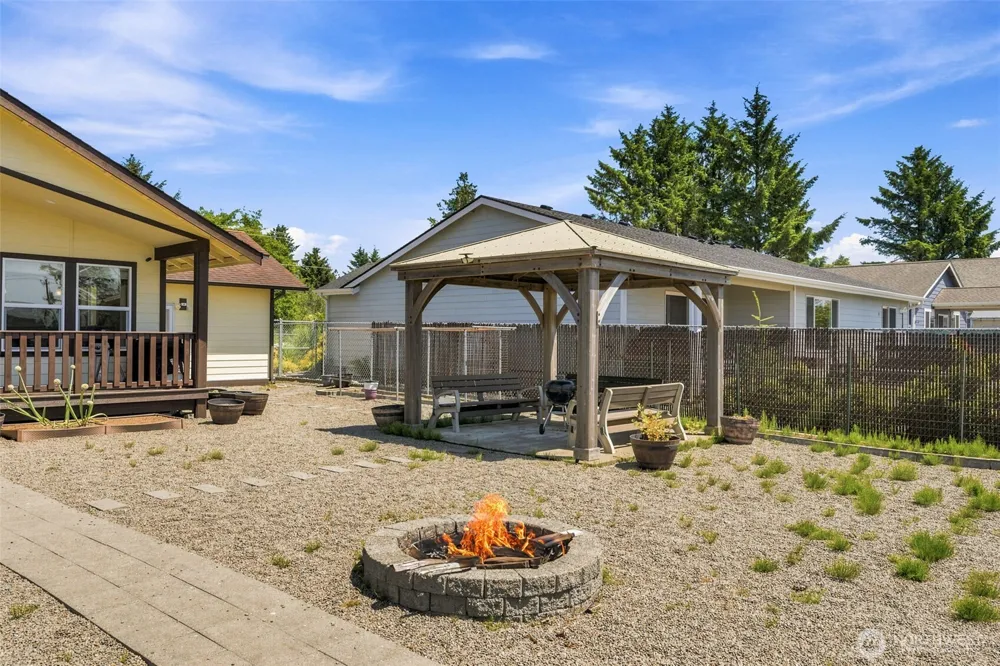 911 Mount Olympus Avenue SE Ocean Shores, WA 98569