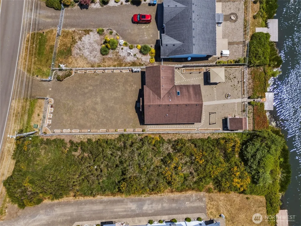 911 Mount Olympus Avenue SE Ocean Shores, WA 98569