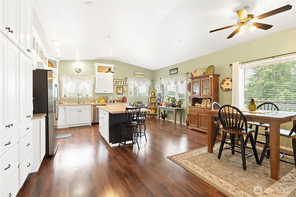 101 S 16th Street Elma, WA 98541