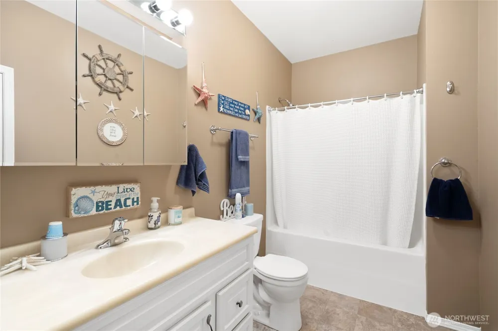 101 S 16th Street Elma, WA 98541