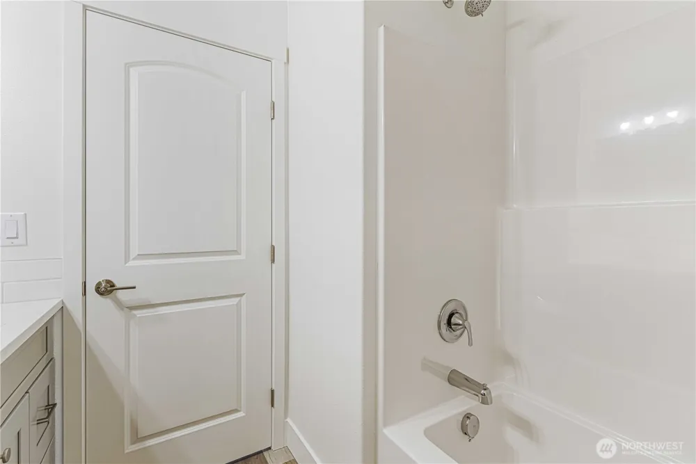 308 Sandy Loop Moses Lake, WA 98837