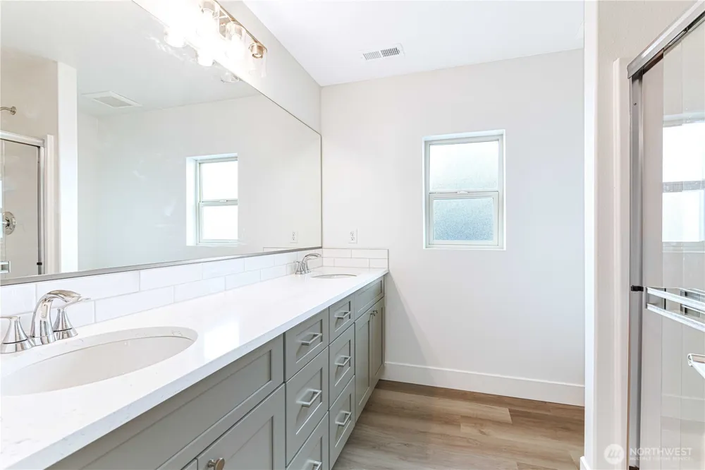 308 Sandy Loop Moses Lake, WA 98837