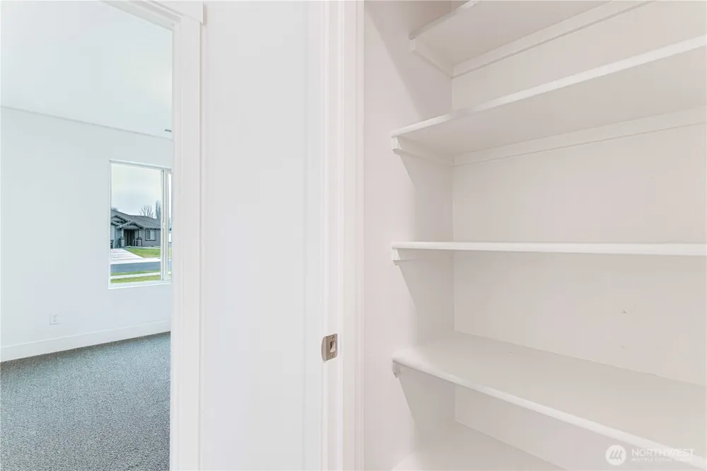 308 Sandy Loop Moses Lake, WA 98837