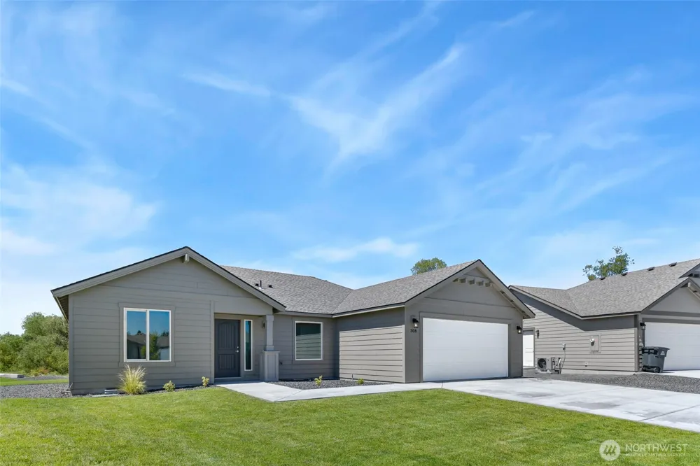 308 Sandy Loop Moses Lake, WA 98837