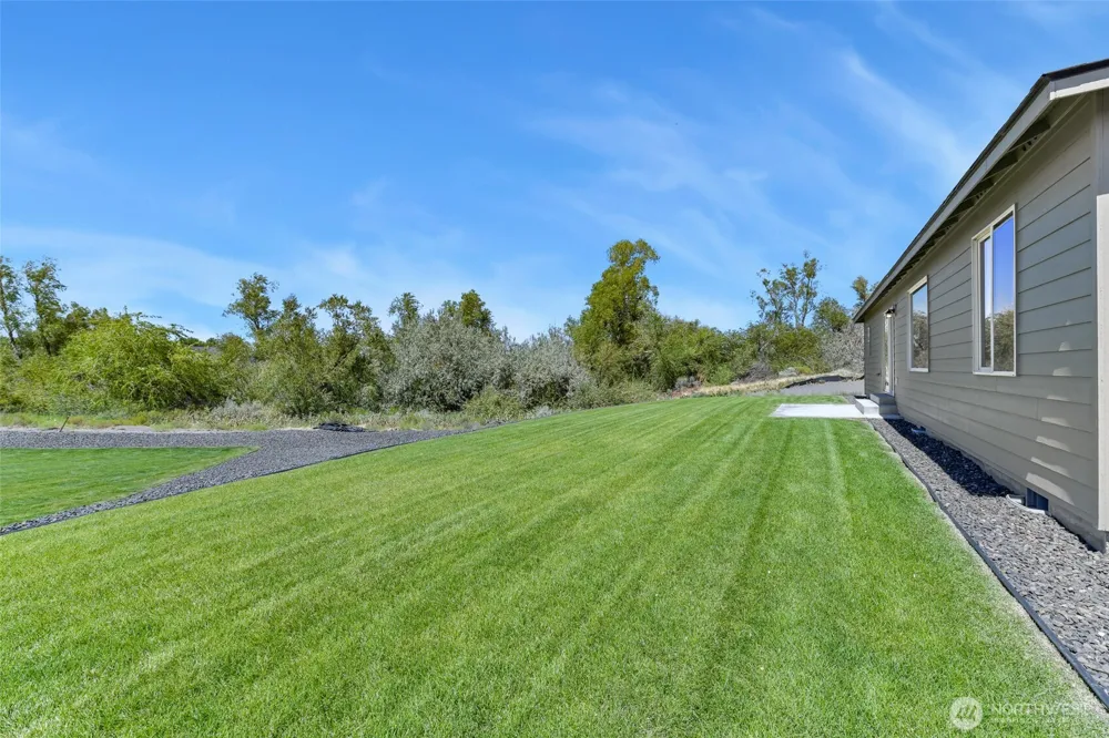 308 Sandy Loop Moses Lake, WA 98837