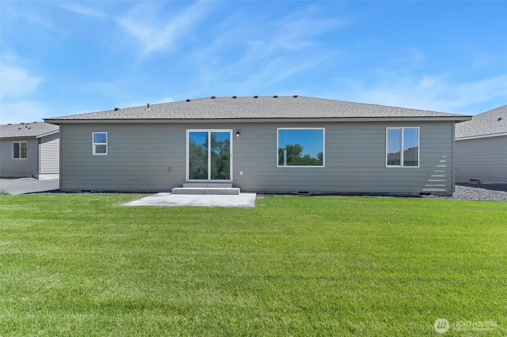 308 Sandy Loop Moses Lake, WA 98837