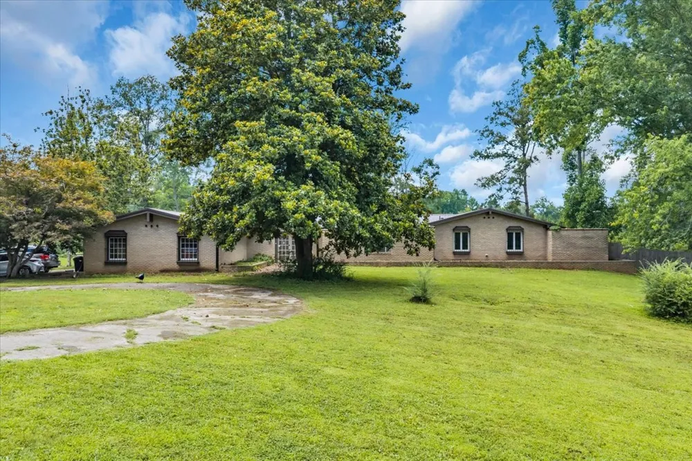 6126 Manchester Hwy Morrison, TN 37357