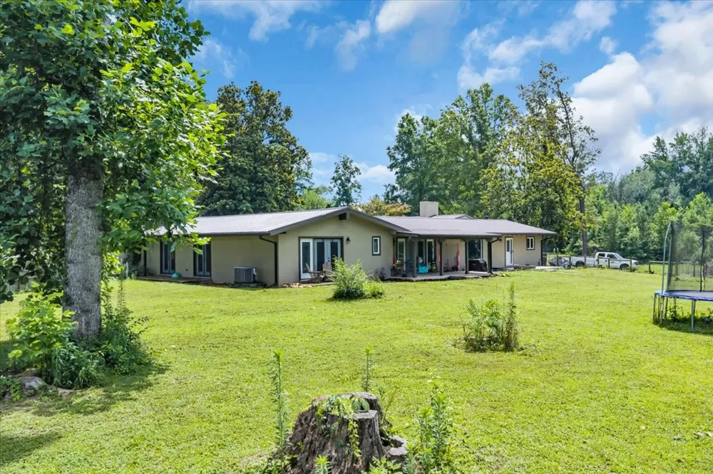 6126 Manchester Hwy Morrison, TN 37357