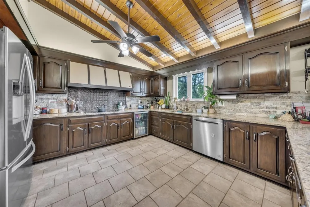 6126 Manchester Hwy Morrison, TN 37357