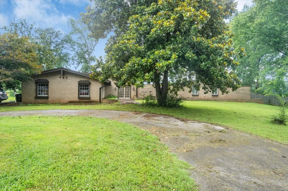 6126 Manchester Hwy Morrison, TN 37357