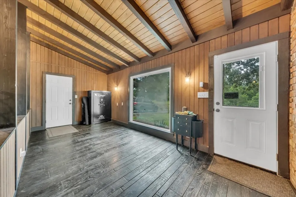 6126 Manchester Hwy Morrison, TN 37357
