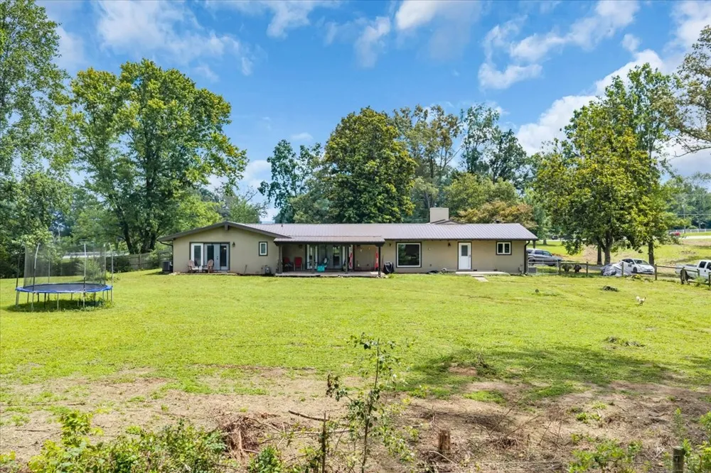 6126 Manchester Hwy Morrison, TN 37357