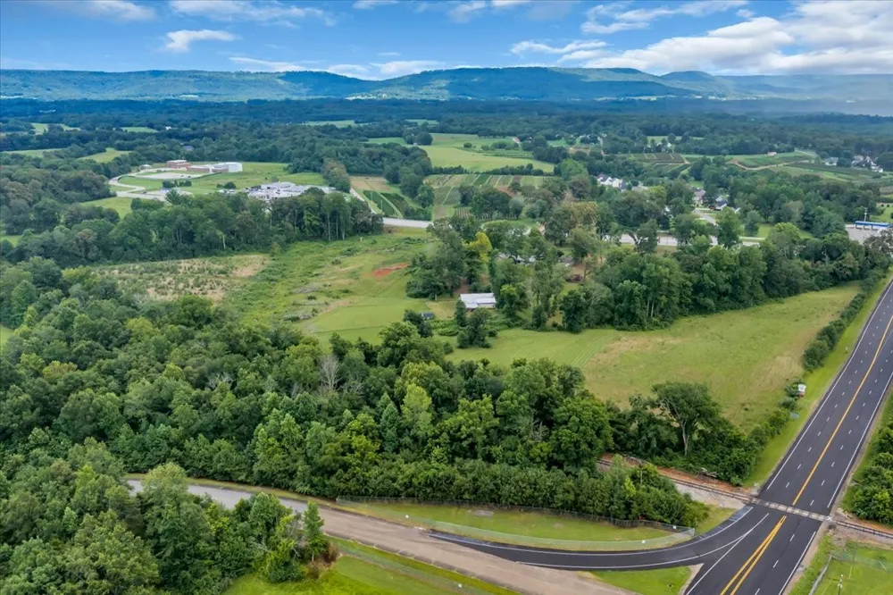 6126 Manchester Hwy Morrison, TN 37357