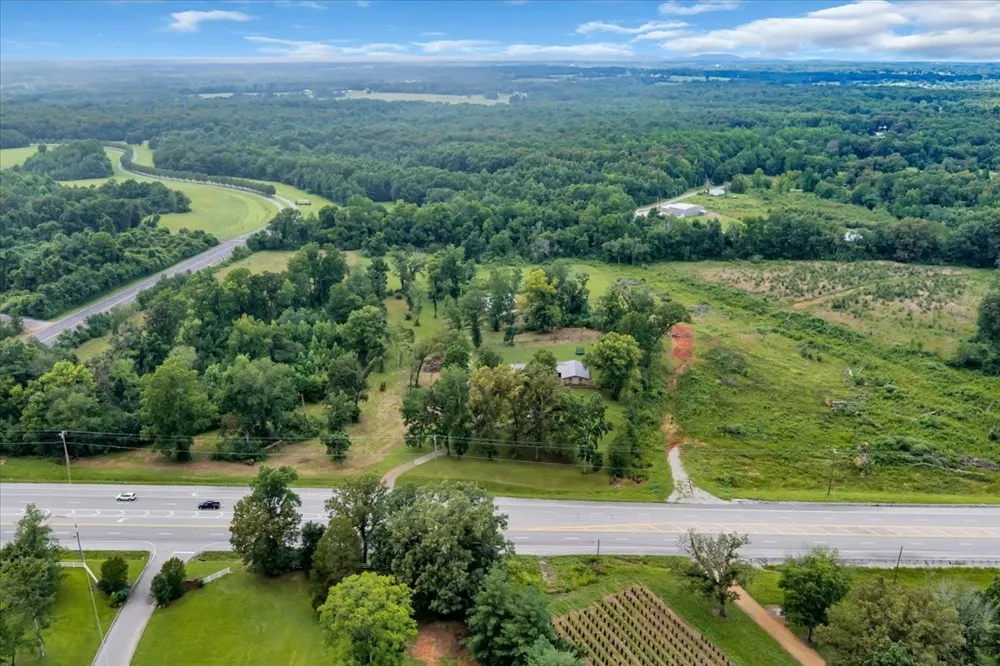 6126 Manchester Hwy Morrison, TN 37357
