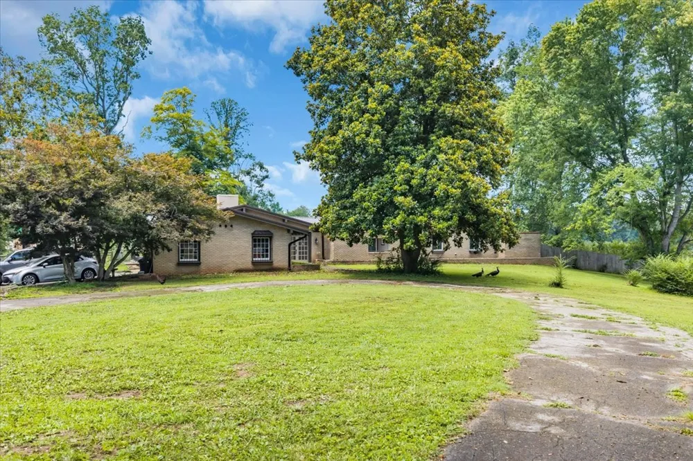 6126 Manchester Hwy Morrison, TN 37357
