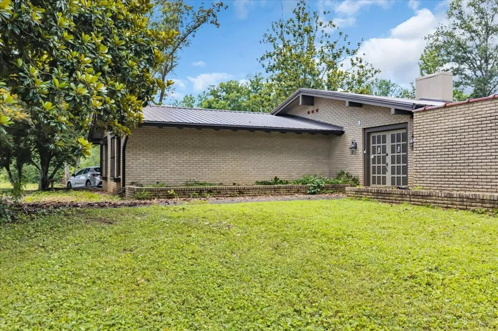 6126 Manchester Hwy Morrison, TN 37357