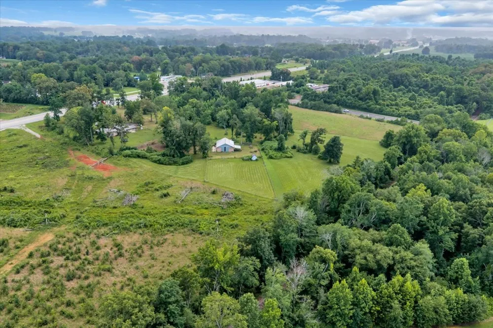 6126 Manchester Hwy Morrison, TN 37357