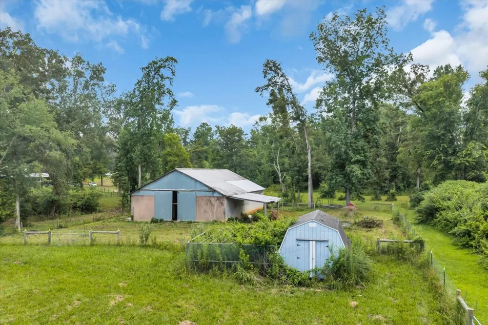 6126 Manchester Hwy Morrison, TN 37357