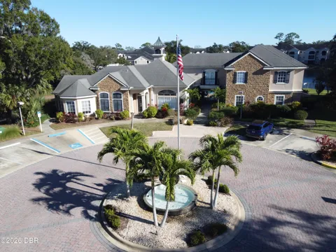 940 Village Trail #4-202