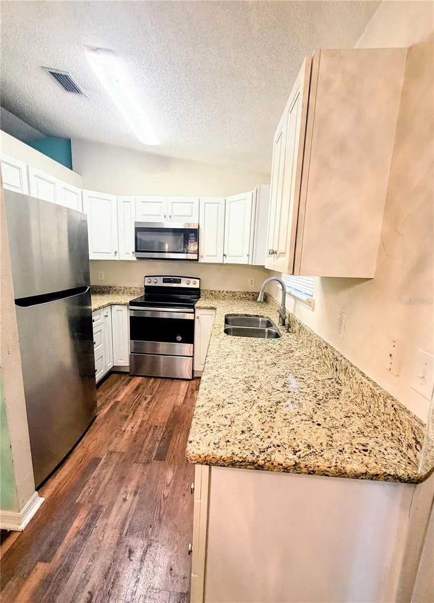 2404 NE 32ND PLACE ocala, FL 34479