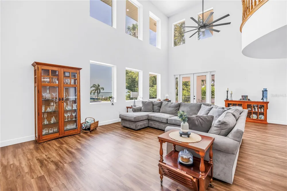 2280 PINELLAS POINT DRIVE S St Petersburg, FL 33712