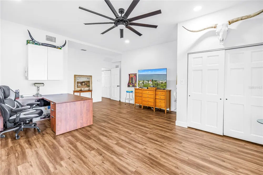 2280 PINELLAS POINT DRIVE S St Petersburg, FL 33712