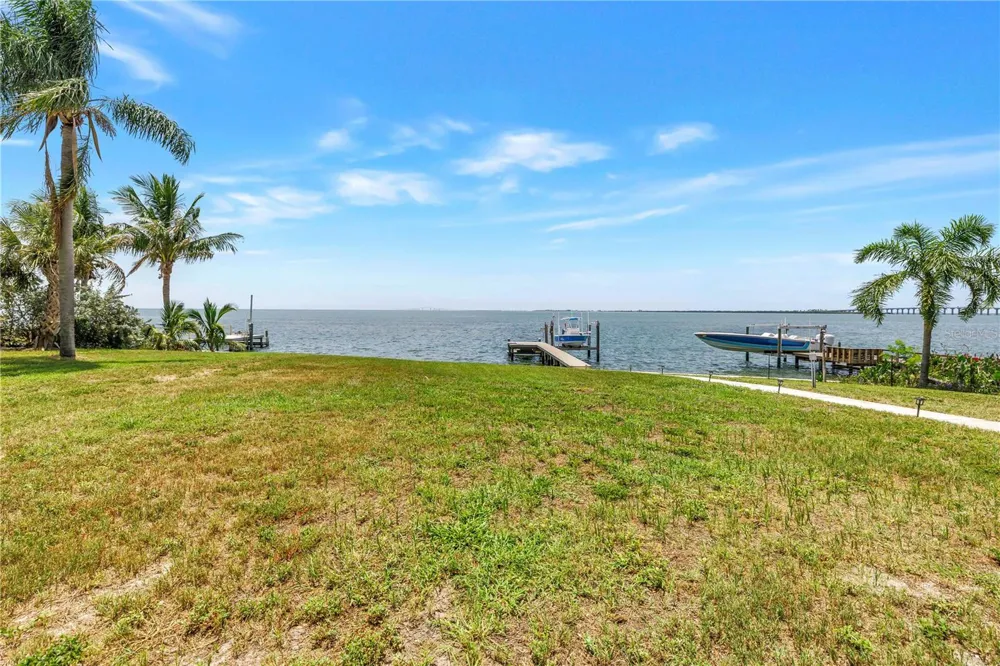 2280 PINELLAS POINT DRIVE S St Petersburg, FL 33712