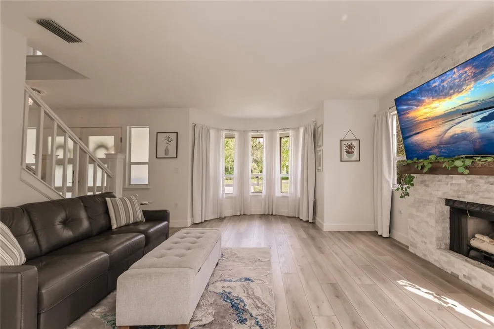 1587 FIRETHORNE LAKES DRIVE Sarasota, FL 34240