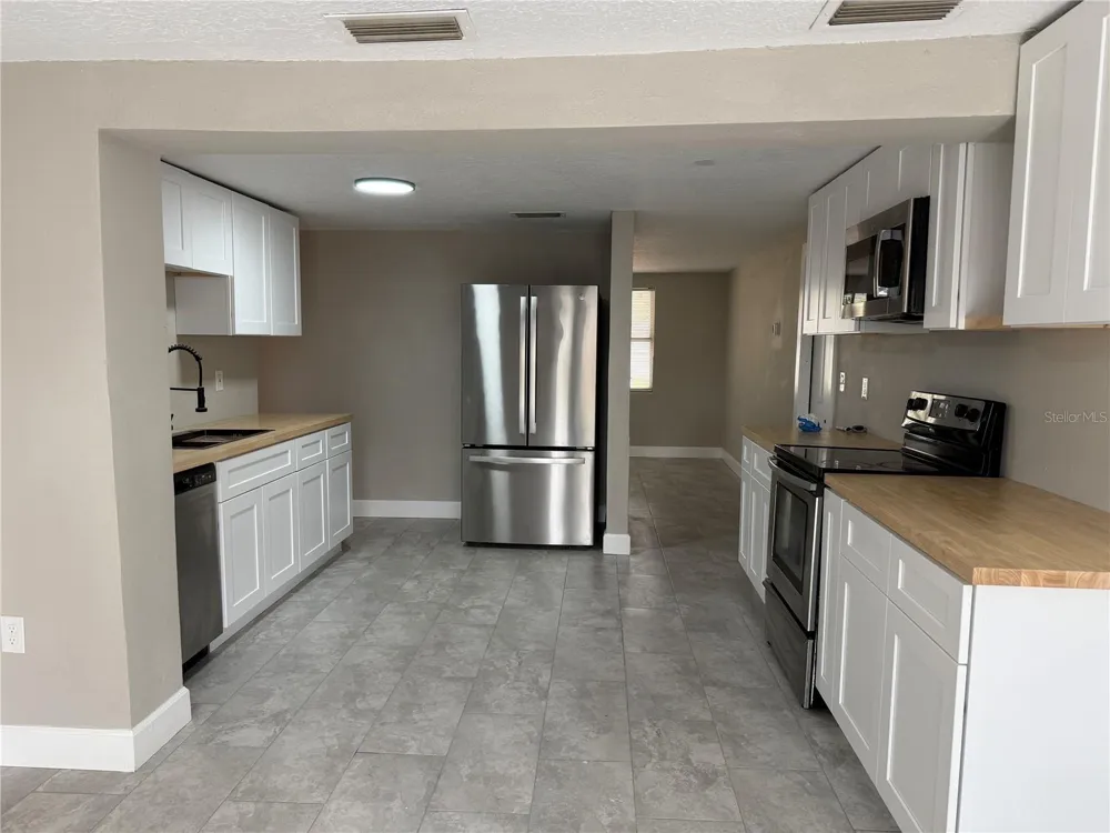 7138 PINEWOOD DRIVE New Port Richey, FL 34652