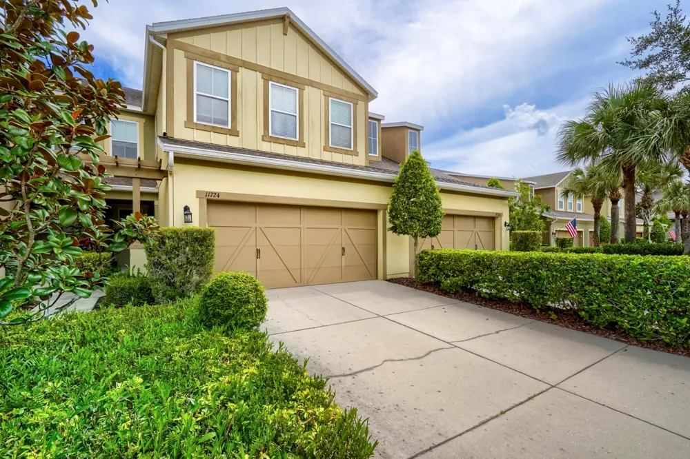 11724 CASA LAGO LANE Tampa, FL 33626