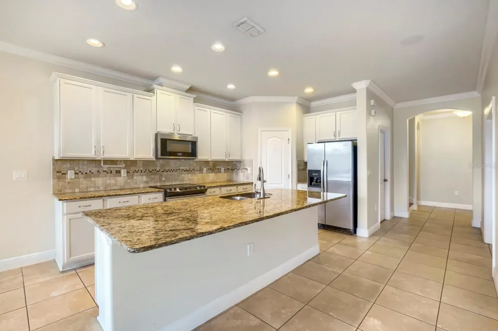 11724 CASA LAGO LANE Tampa, FL 33626