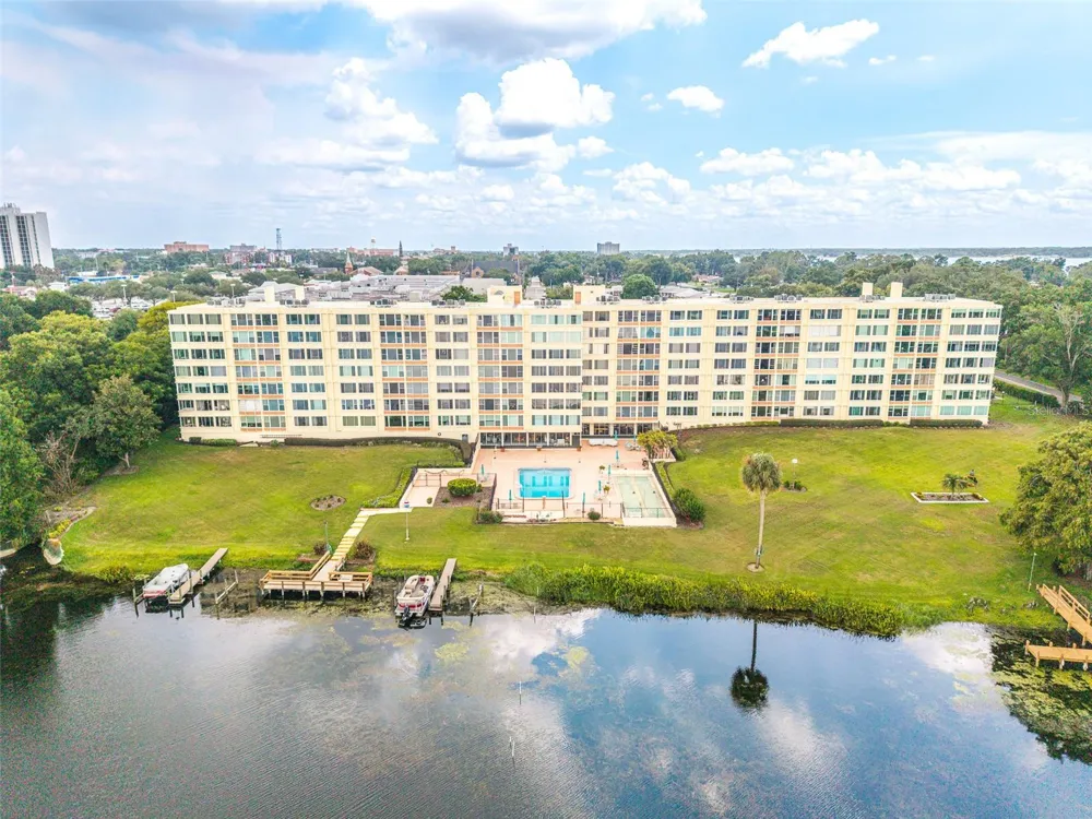 700 MIRROR TERRACE NW #511 Winter Haven, FL 33881