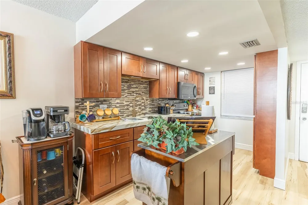 700 MIRROR TERRACE NW #511 Winter Haven, FL 33881