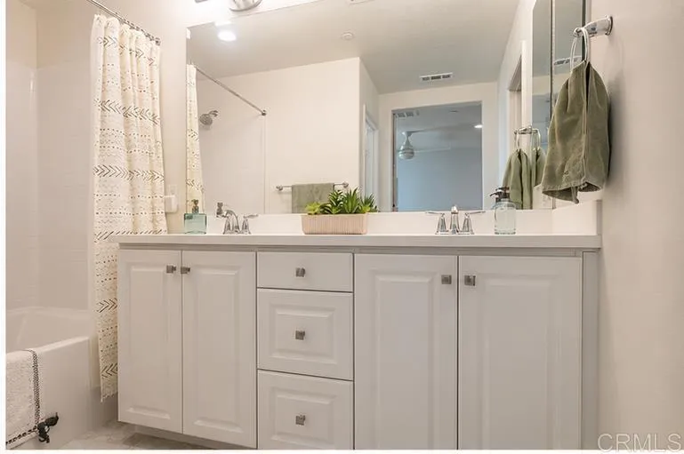 2427 Verano Way Vista, CA 92081