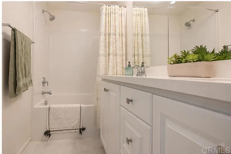 2427 Verano Way Vista, CA 92081