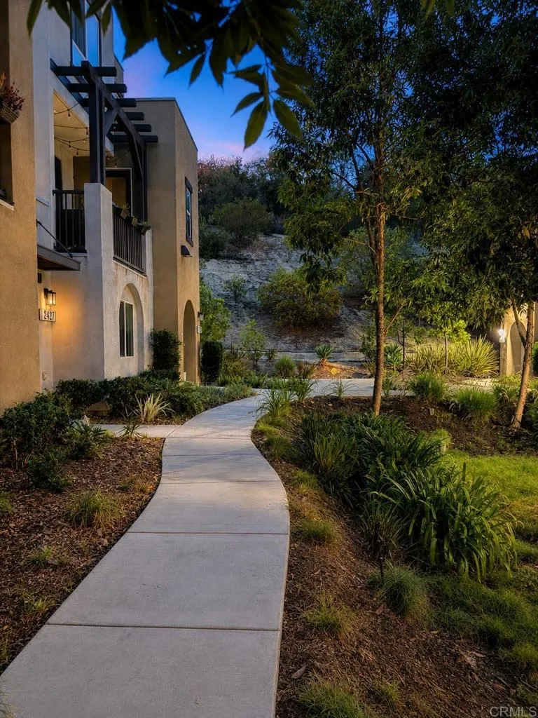 2427 Verano Way Vista, CA 92081